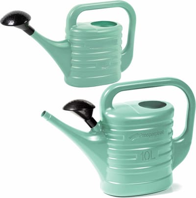Voordeelset van 2x stuks kunststof tuin gieters 5 en 10 liter mintgroen - Met sproeikop/broeskop