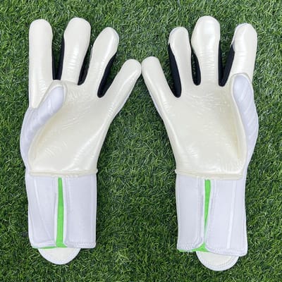Professionele Bescherming Voetbal Keepershandschoenen Verdikt Latex 4 Mm Volwassenen Tiener Keepers Voetbal Keepershandschoenen size 7