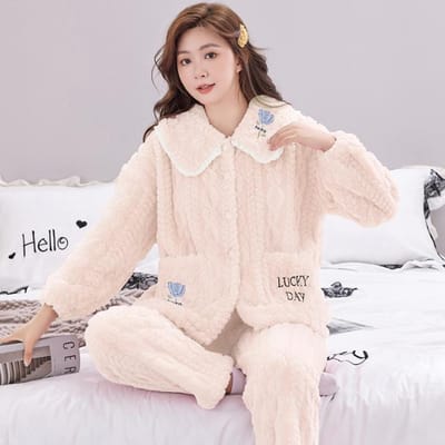 Ensemble de pyjama en flanelle pour femme, nouveau pyjama d'automne et d'hiver chaud et épais en velours corail à manches longues, ensemble de pyjama de dessin animé pour la maison pour femme 2XL white