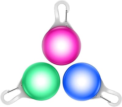 Dierenlamp-Verlichting Hond-dieren lamp-3-pack LED-hondenhalsbandverlichting-Clip-on LED-huisdierpenning met drie modi, geschikt voor nachtelijke wandelingen met de hond, hardlopen, kamperen en rotsklimmen