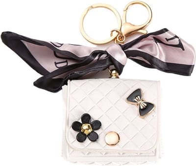 okido - Handtas Hoesje geschikt voor Airpods Pro 3 - Luxe leren handtas case voor alle Airpods - Wit - Bag Charm - Sleutelhanger case geschikt voor Apple AirPods 1/2/3/4 en Pro 1/2/3 - Airpods hoes