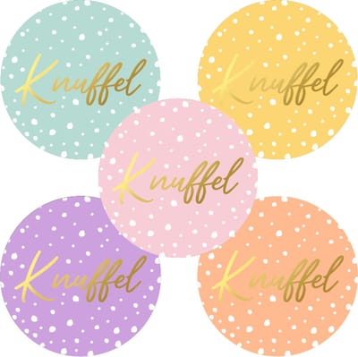 30 Cadeaustickers: Knuffel - Goudfolie - Ronde sticker 4 cm- Cadeauversiering- Sluitzegel- Traktatiesticker- Wensetiket- 5 varianten- 10 stuks in verpakking