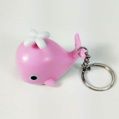 Figurines d'action Baleine Lumineuse LED Sonore Mignonnes Anime Petits Animaux Marins Porte-clés Modèle de Décoration Pendentifs Jouets Pour Enfants Cadeau pink
