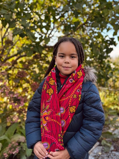Warme Winter Colsjaal voor Kinderen met Afrikaanse print Unisex - Donkerrood & Geel Botanical Flow - Winter sjaal / Fleece sjaal / Afrika print