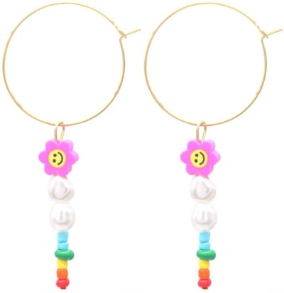 Oorbellen - ringen - oorringen - hanger - smiley - bloemetje - kralen - multicolor - goudkleurig - parelmoer - accessoire - sieraad - vrouwen - dames - zomer - vrolijk - tijdloos – hip