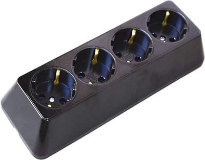 4-laags stopcontact voor montage met 3 vakken, schokbestendig en gemonteerd op powerband