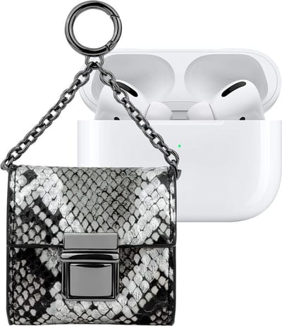 IDEAL OF SWEDEN, Hoesje geschikt voor Apple AirPods Alle Generaties - Cosmo Series Slangenpatroon met Ketting, Wit / Zwart