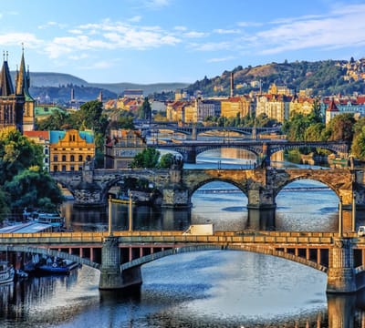 Beroemde bruggen over de Moldau in Praag - Fotobehang (in banen) - 250 x 260 cm