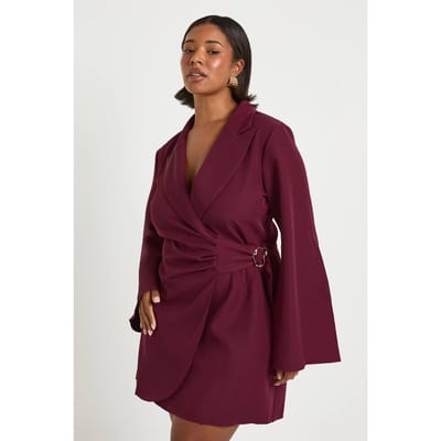 boohoo Dames Plus gespdetail gebonden taille getailleerde blazerjurk | Burgundy | Maat: 28