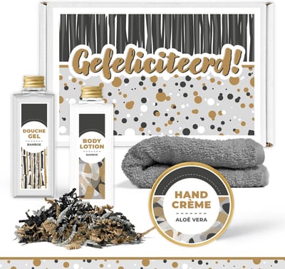 Brievenbus cadeau "Gefeliciteerd!" - 4 Producten - 300 Gram - Triomf Cosmetica | Brievenbus Cadeau Man Brievenbus Cadeau Vrouw Brievenbus Voor hem & haar Brievenbus Cadeautje Geschenk Brievenbus cadeau Vrouw Vriendin Moeder Zus Oma Collega