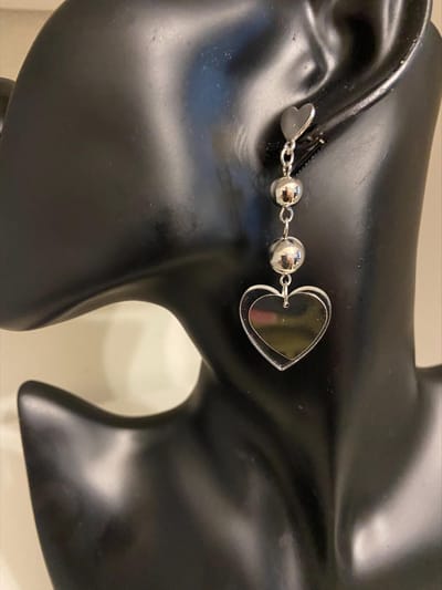 Oorsteker met hartje | | Make up | Parfum | Moederdag | Verjaardagscadeau| Cadeautje| Valentijnsdag| Kado | sieraden | vaderdag | oorbellen | oorsieraden