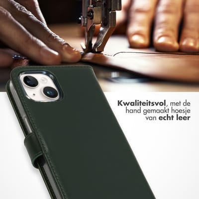 Selencia Hoesje - Geschikt voor Apple iPhone 15 - Echt Lederen Bookcase - Groen