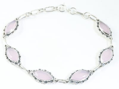Bewerkte zilveren armband met rozenkwarts