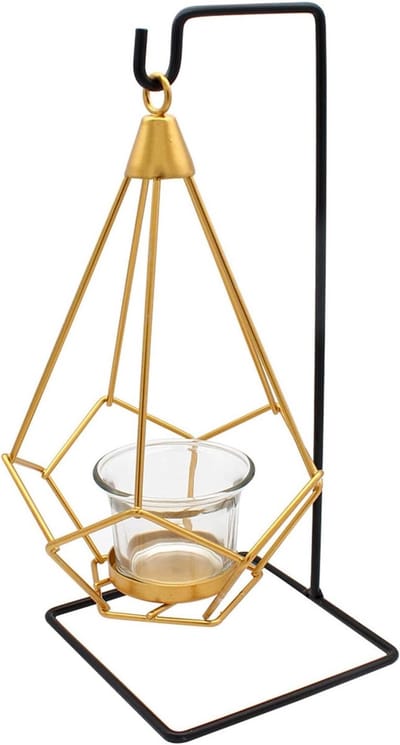 Multifunctionele decoratie ornamenten in Scandinavische stijl voor sfeervolle dinerlichtjes met gouden glazen kaarsenhouders