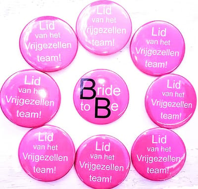8x Button Lid van het Vrijgezellenteam roze en 1x Bride to Be roze wit zwart - vrijgezellenfeest - bride to be - button - trouwen