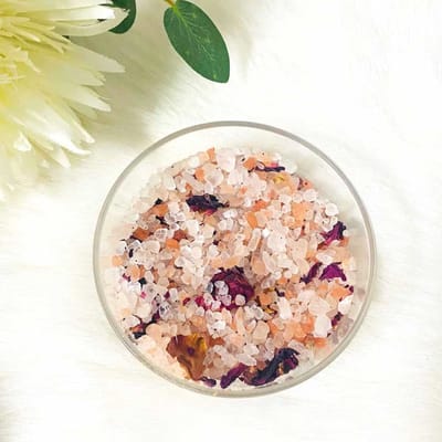 Grof Himalaya Badzout met Rozenblaadjes - 1kg - Natuurlijk en Verfrissend - Perfect voor Ontspanning en Decoratie