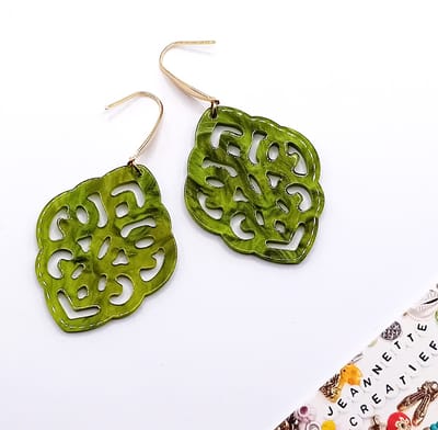 Jeannette-Creatief® - Resin - Barok Ruit Groen - Olijfgroen - Olivegreen - Olijf - Groene Oorbellen - Resin Oorbellen - Groene Resin Oorbellen - Resin Hangers - Oorbellen Dames - Dames Oorbellen - Sieraden - Herfstlook