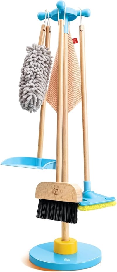 Hape Speelgoed Schoonmaakset met Opbergstandaard – 6-delig rollenspel voor kinderen vanaf 3 jaar