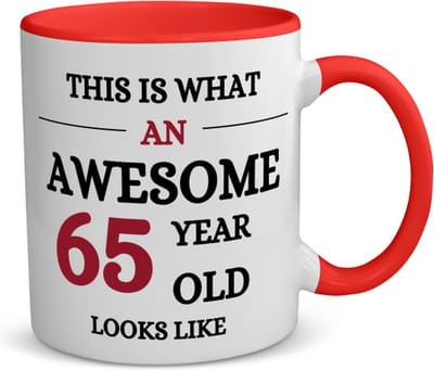 Akyol - an awesome 65 year koffiemok - theemok - rood - Hoera 65 jaar - 65 geworden - verjaardagscadeau - cadeau voor opa - 350 ML inhoud