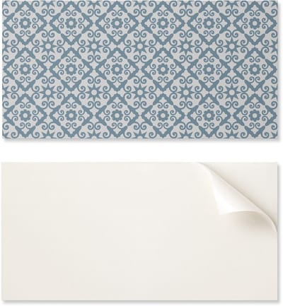 Zelfklevend vinylpaneel voor de hal, 100x50 cm, met patroon van ornamenten en bloemen.