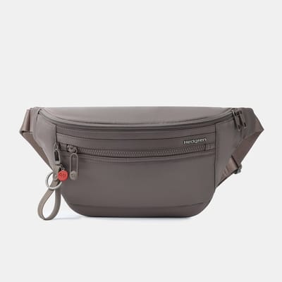 Hedgren BRANCO sling crossbodytas met RFID – 100% gerecycled RPET – Waterafstotend – Handsfree draagcomfort - Sepia