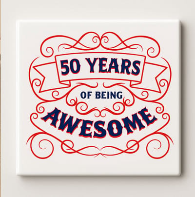 50 Years of Being Awesome Art Tegel – 15x15cm Keramische Wanddecoratie, Grappig 50ste Verjaardag Cadeau Feestdecoratie