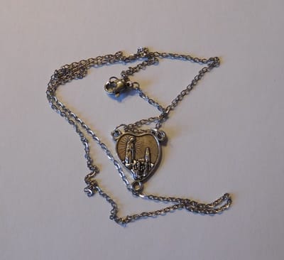 Ketting met hanger Maria van Lourdes