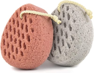 Set van 2 stuks - Badspons - Bevat loofah scrub/zachte badspons - Geschikt voor zowel volwassenen als kinderen - Bad- en rugscrub - Leuk design - Onmisbaar voor onder de douche - Koffie en grijs