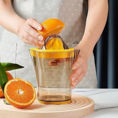 Presse-agrumes manuel avec tasse à mesurer graduée, Presse-fruits simple, Orange, Citron, 1 pièce brown