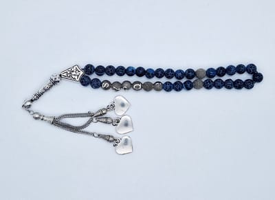 Handgemaakte naam tasbih 33 Kralen Natuursteen “Blauwe harmonie” - met metaal tassel “ Harten"- Met je naam of de naam van uw geliefde- 8 mm diameter van de korrel