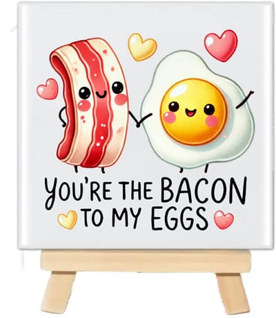 Tegeltje met tekst en schattig Kawaii food - You are the Bacon to my Eggs - 10x10cm - inclusief houten standaard