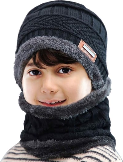Luxe Gebreide Kinder Beanie Muts Met Sjaal Set - Bonnet Winter Muts Met Colsjaal Nekwarmer - Halswarmer Wintermuts Gevoerd Wol - Balaclava Bivakmuts Met Nek Warmer Col - Heerlijk Warme & Zachte Fleece Voering - Voor Kinderen Van 5-14 Jaar - Zwart