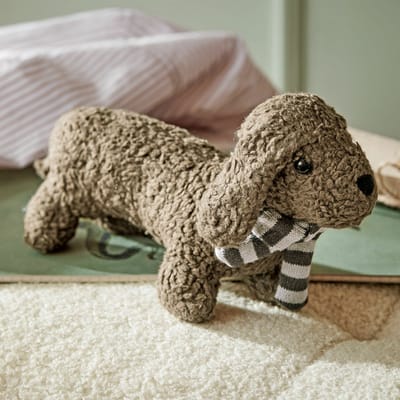 LOBERON Knuffeldier met rammelaar Frolicks bruin