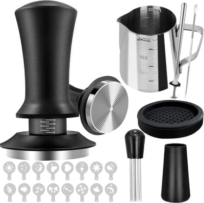 Koffietamper - Set Van 22 Stuks - Espresso-Accessoireset (51 Mm Koffietamper En Gereedschap) - Barista-Gereedschap Met Lekvrije Mat - Koffieroerder - Schuimer - Latte Art-Marker En 16 Koffiesjablonen