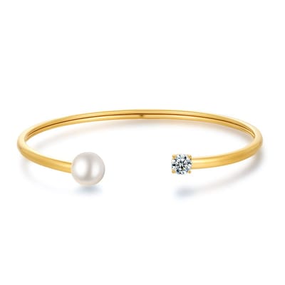 Twice As Nice Armband in goudkleurig edelstaal, bangle, parel en zirkonia 6cm
