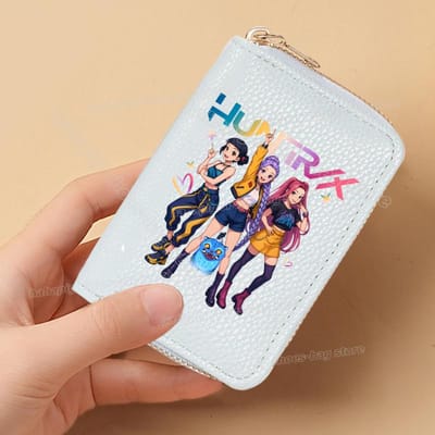 Perfect KPop Demon Hunters Dames Korte Portemonnees PU Leer Creditcardhouder Meerdere Sleuven Kleine Portemonnees met Rits Dames Clutch Portemonnee white