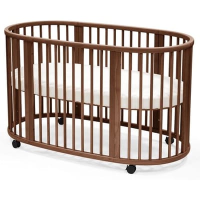 Stokke Sleepi Bed V3, Warm Bruin - Geschikt voor kinderen van 0-5 jaar - Verstelbaar, Stijlvol en Flexibel - Stevig Beukenhouten Frame