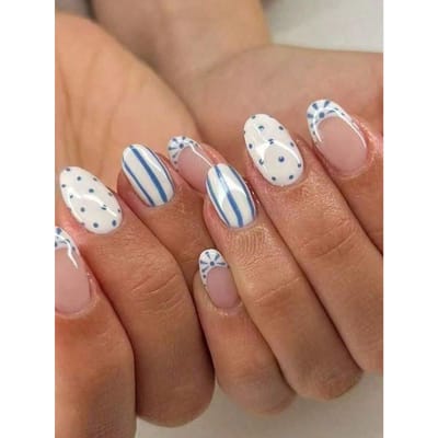 24 Stuks Korte Ovale Polka Dot Nagels Ontwerp Franse Acryl Press On Nagels Korte Perfecte Pasvorm Kunstnagel Set, Inclusief 1 Stuks Jelly Lijm En 1 Stuks Nagelknipper veelkleurig
