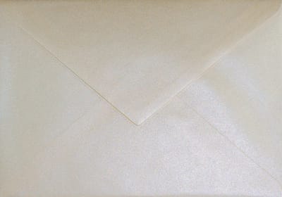 Metallic (parelmoer) ecru enveloppen A6 - 114 x 162 mm - 25 stuks - NK natgelijmde - 110 gram - Sirio Pearl - Netuno