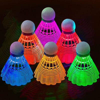 LED Badminton Shuttlecocks Set van 6 Stuks, Kleurige Verlichte Nylon Shuttlecocks voor Binnen en Buiten Sportactiviteiten