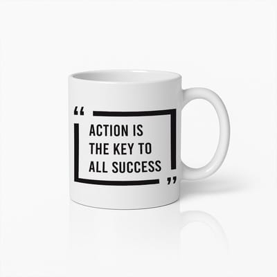 330ml Motiverende Koffiemok – "Actie is de Sleutel tot Succes" Quote – Inspirerende Keramische Beker voor Thuis of op Kantoor – Cadeau voor Ondernemers & Doelgerichte Mensen