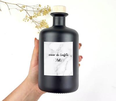 Cadeau oma - LEGE zwarte glazen fles - Oma cadeau - Cadeau voor oma - Liefste oma