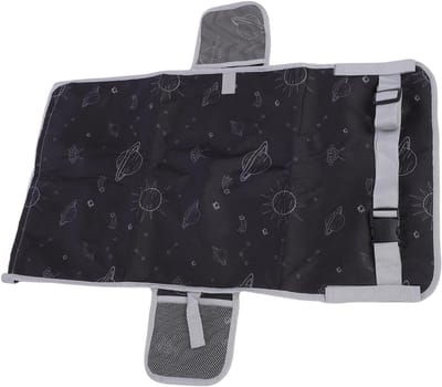 Vliegtuigbed Peuters - Stoelverlenger Kinderen - Comfortabel Reizen - Waterdicht Materiaal - 76 x 44.5 cm - Zwart Ruimtepatroon