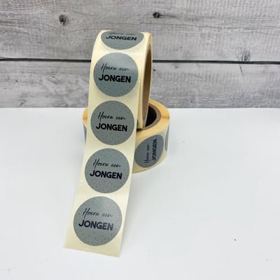 Geboorte sticker rol Hoera een jongen - cadeausticker baby - sluitsticker geboortekaart - kraamcadeau sticker - 500 stuks