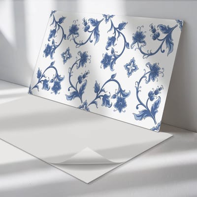 Wallfluent Vinyl Wandpaneel - Achtergrond met bloemenpatroon PVC Muurpaneel - 120 cm x 60 cm - Blauw PVC wandpaneel - 1 stuk - Rechthoekig Wandbekleding Vinyl - Bloemen Wandpaneel - Zelfklevende Wandbekleding - Wandpaneel Keuken en Badkamer