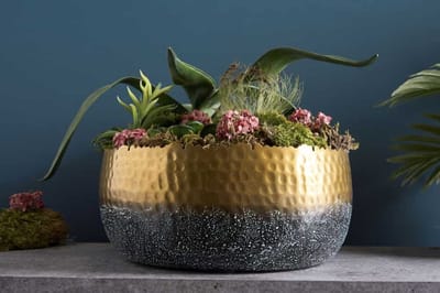 Handgemaakte decoratieve kom ORIENT 31cm goud met patina in klassiek gehamerd ontwerp - 41561