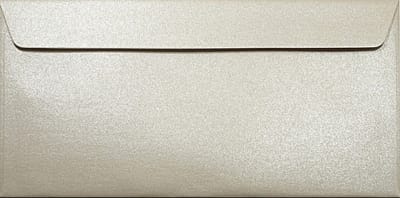 Metallic (parelmoer) Beige enveloppen DL - 110 x 220 mm - 25 stuks - HK zelfklevend met plakstrip - 120 gram - Majestic - Netuno