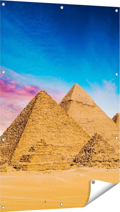 Gards Tuinposter Egyptische Piramides bij Zonsondergang - 80x120 cm - Tuindoek - Tuindecoratie - Wanddecoratie buiten - Tuinschilderij