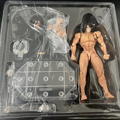 Nieuwste Versie Ko Attack On Titan Gepanserde Titaan Gearticuleerde Actiefiguur Verzamelaar Anime Model Speelgoed Beweegbare Gewrichten Voor Anime Fans beige