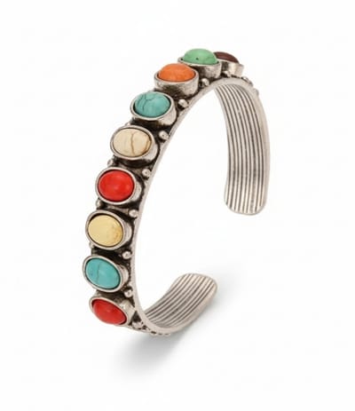 Zilverkleurige bangle armband voor dames met meerkleurige stenen – open armband met decoratieve details
